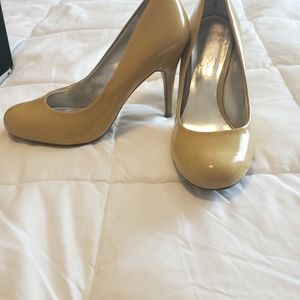 Jessica simpson nude heels